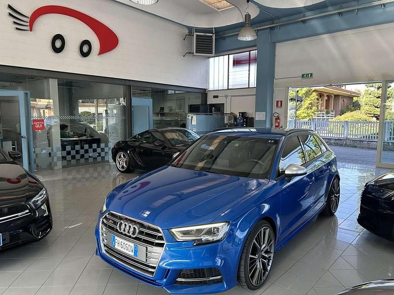 Blu/azzurro Usata 2017 Audi A3 Tre volumi | 19.900 € (Buon prezzo) - Immagine 1/4