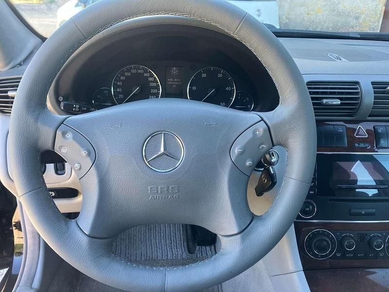 Usata Mercedes C220 Elegance 150 CV (110 kW) 2005 Nero Berlina