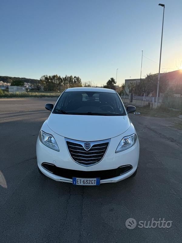 Usata Lancia Ypsilon 85 CV (62 kW) 2014 Utilitaria