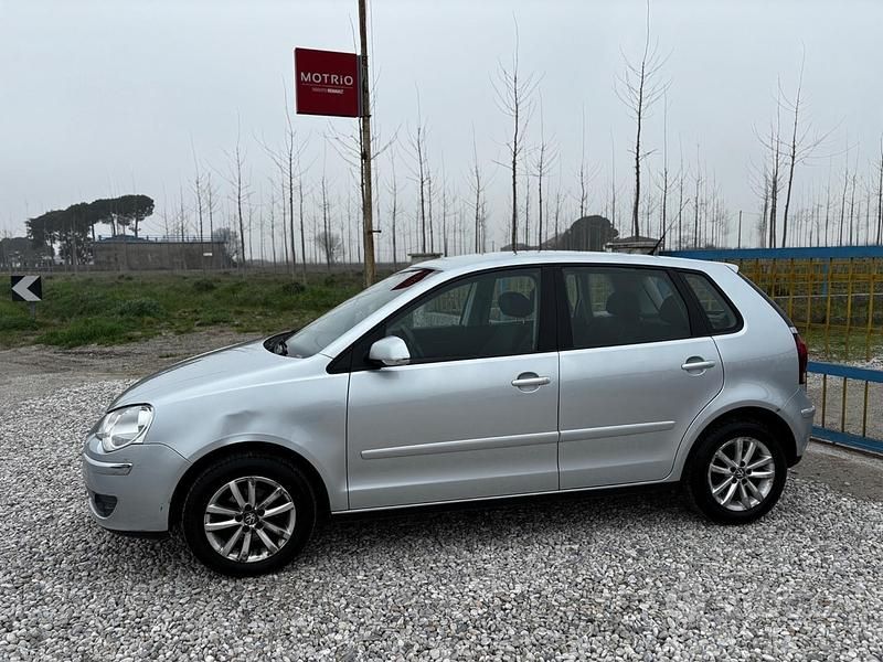 Usata VW Polo Trendline 74 CV (54 kW) 2007 Grigio Utilitaria