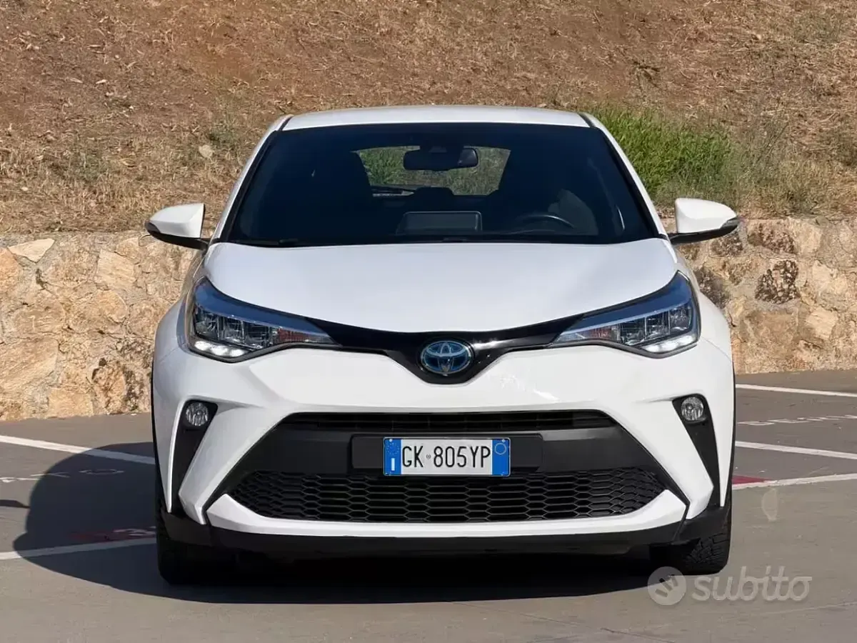 Usata Toyota C-HR 98 CV (72 kW) 2022 Bianco SUV