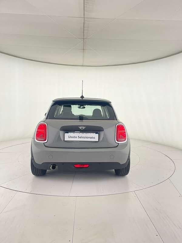 Usata Mini ONE 75 CV (55 kW) 2021 Grigio Utilitaria