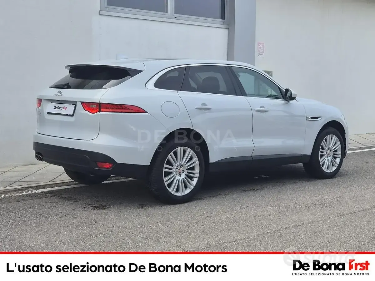 Usata Jaguar F-Pace Prestige 180 CV (132 kW) 2017 Bianco SUV