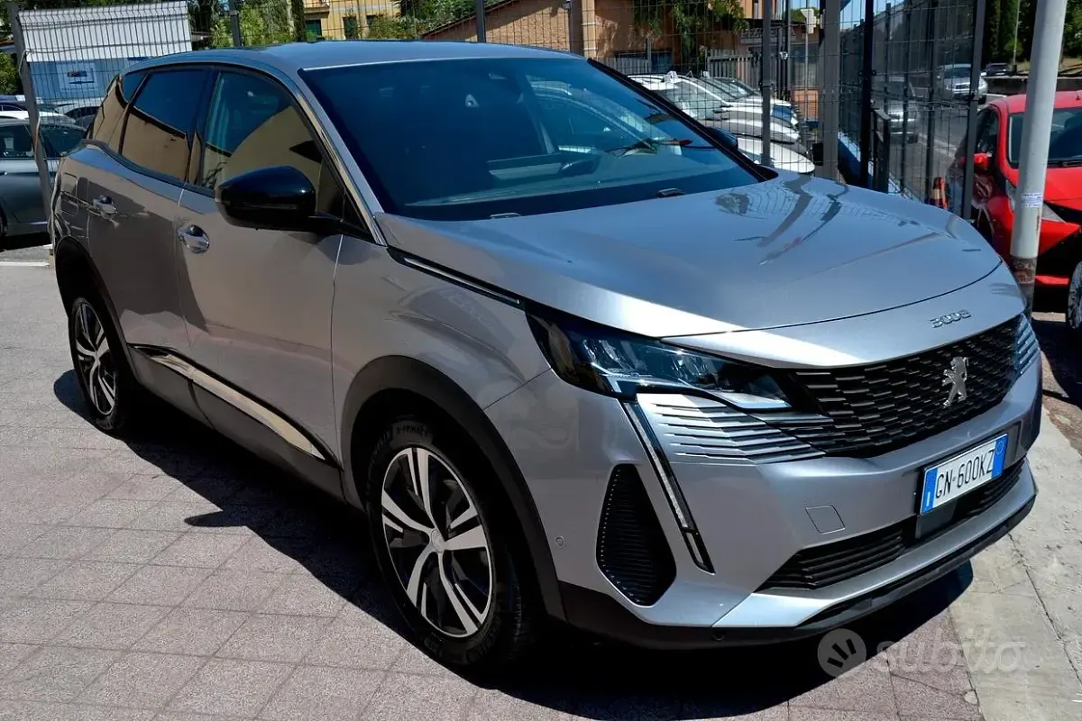 Usata Peugeot 3008 Allure 131 CV (96 kW) 2023 Grigio SUV
