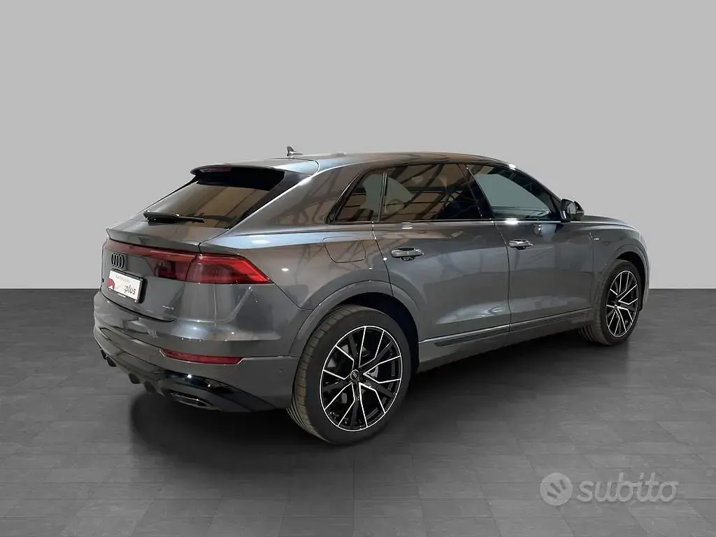 Usata Audi Q8 S-Line 286 CV (210 kW) 2025 Grigio daytona perlato SUV