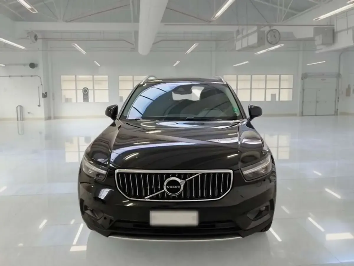 Usata Volvo XC40 129 CV (94 kW) 2021 Nero SUV
