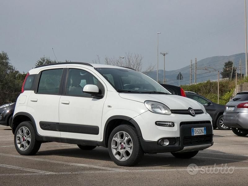 Usata Fiat Panda 4x4 S 95 CV (69 kW) 2016 Bianco Utilitaria