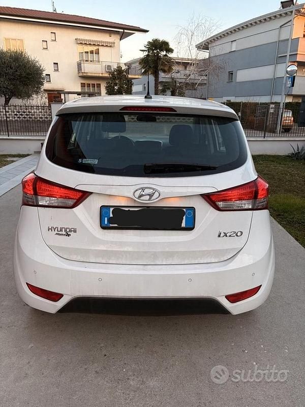 Usata Hyundai ix20 125 CV (91 kW) 2019 Bianco Utilitaria