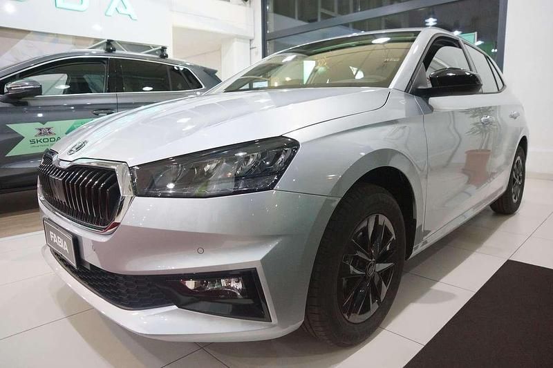 Argento Nuova 2025 Skoda Fabia Tre volumi | 17.900 € (Ottimo prezzo) - Immagine 1/4