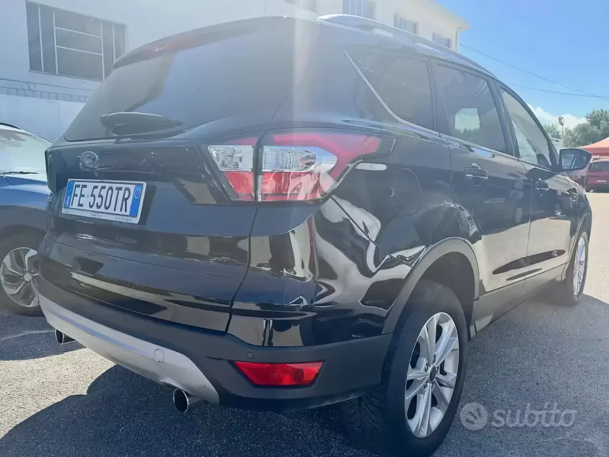 Usata Ford Kuga ST-Line 120 CV (88 kW) 2016 Nero SUV