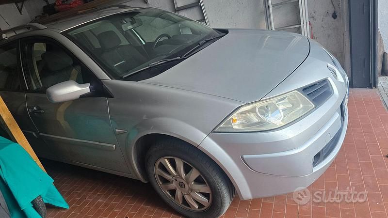 Usata Renault Mégane GrandTour Dynamique 105 CV (77 kW) 2008 Grigio Station wagon
