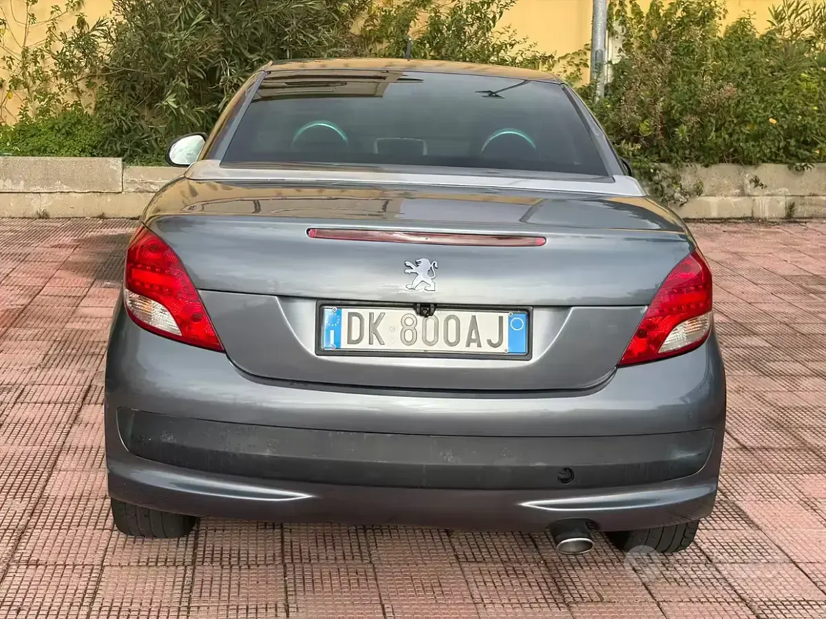 Usata Peugeot 207 CC 109 CV (80 kW) 2007 Marrone Cabrio