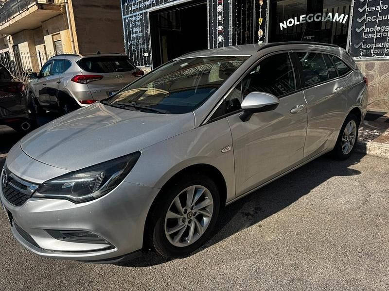 Usata Opel Astra Innovation 110 CV (80 kW) 2019 Argento Station wagon