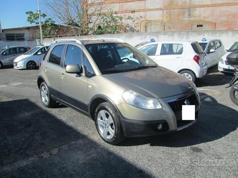 Usata Fiat Sedici Emotion 120 CV (88 kW) 2006 Oro metallizzato SUV