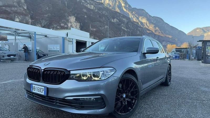 Usata BMW 520 Luxury Line 190 CV (139 kW) 2020 Grigio Station wagon