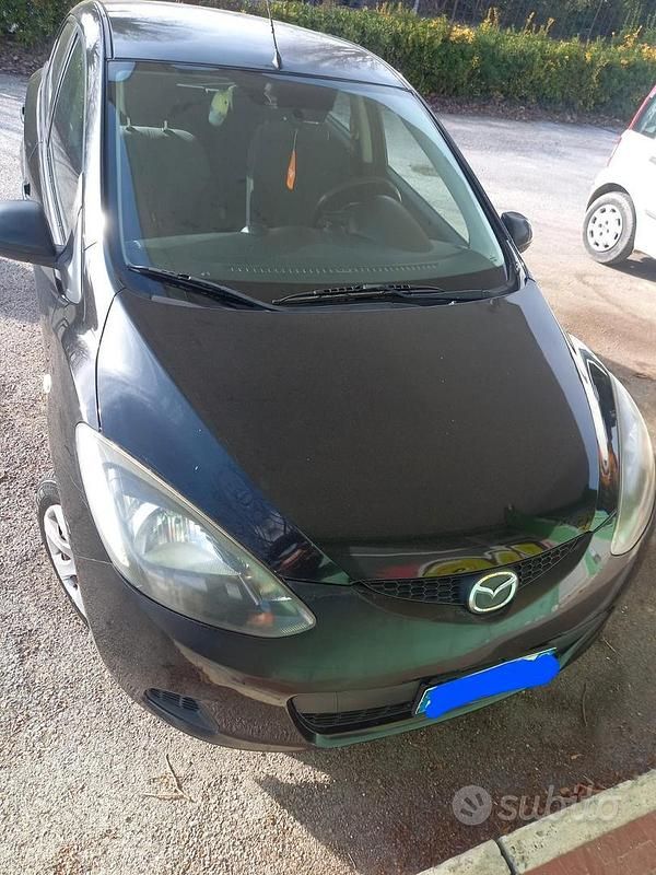 Usata Mazda 2 75 CV (55 kW) 2008 Nero Utilitaria
