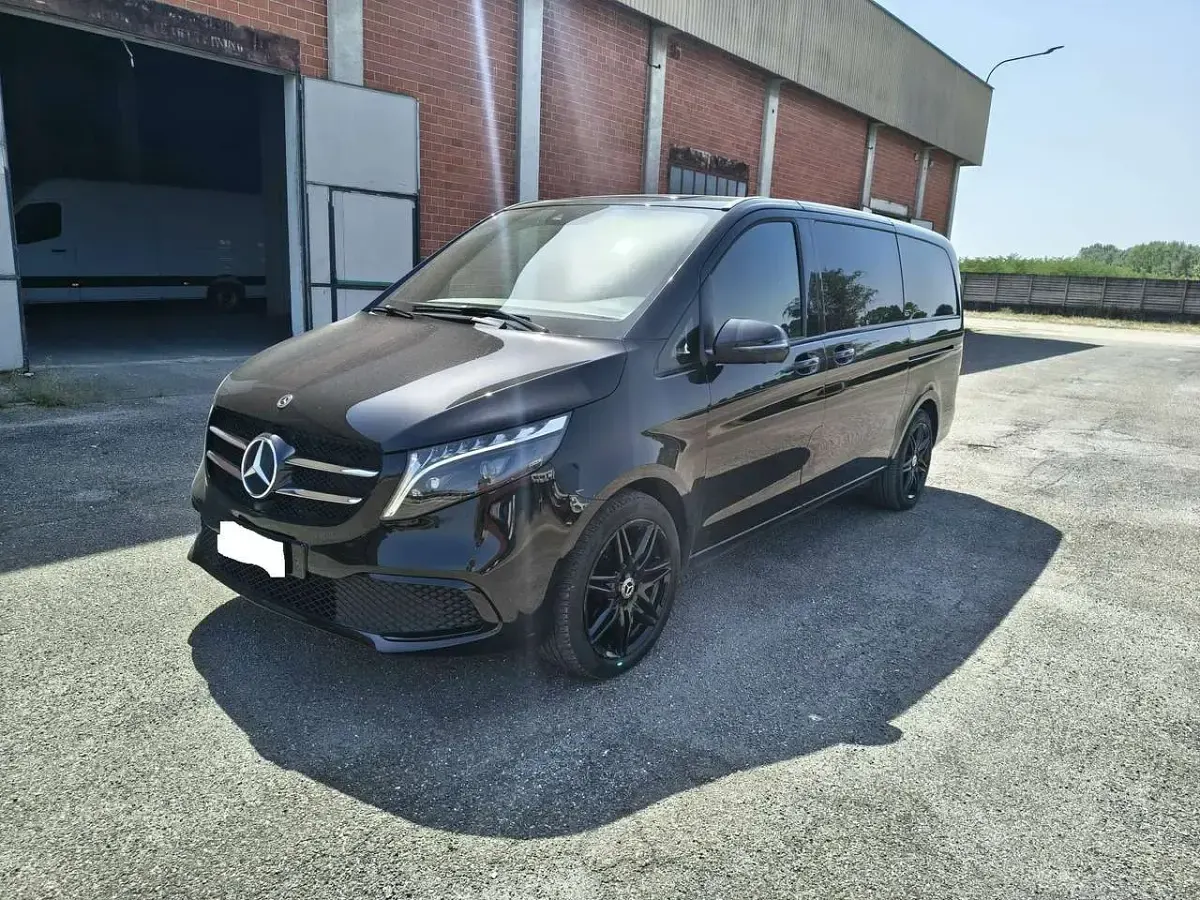 Usata Mercedes V250 190 CV (139 kW) 2023 Nero Monovolume