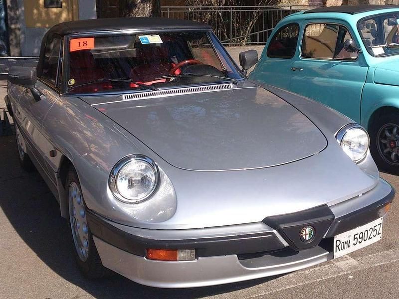 Usata Alfa Romeo Spider Quadrifoglio Verde 125 CV (91 kW) 1988 Grigio Cabrio