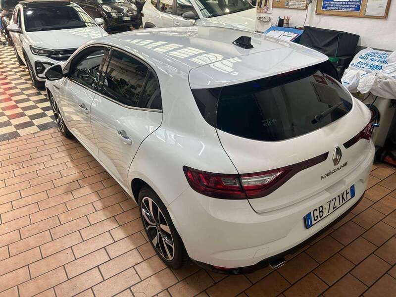 Usata Renault Mégane IV 140 CV (102 kW) 2021 Bianco Berlina