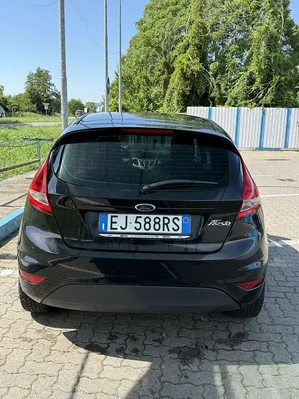 Usata Ford Fiesta Titanium 60 CV (44 kW) 2011 Berlina