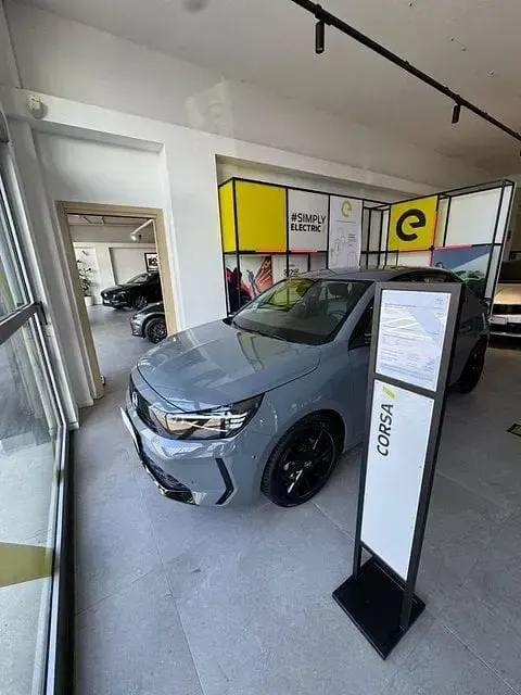 Usata Opel Corsa 110 CV (80 kW) 2026 Utilitaria