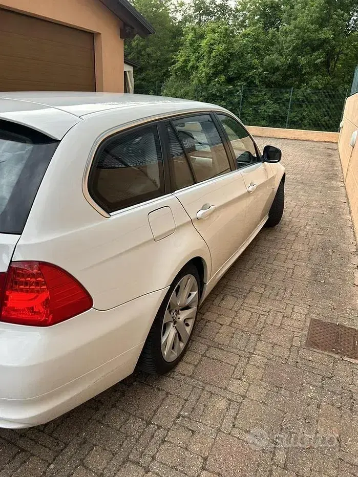 Usata BMW 318 116 CV (85 kW) 2010 Bianco Station wagon