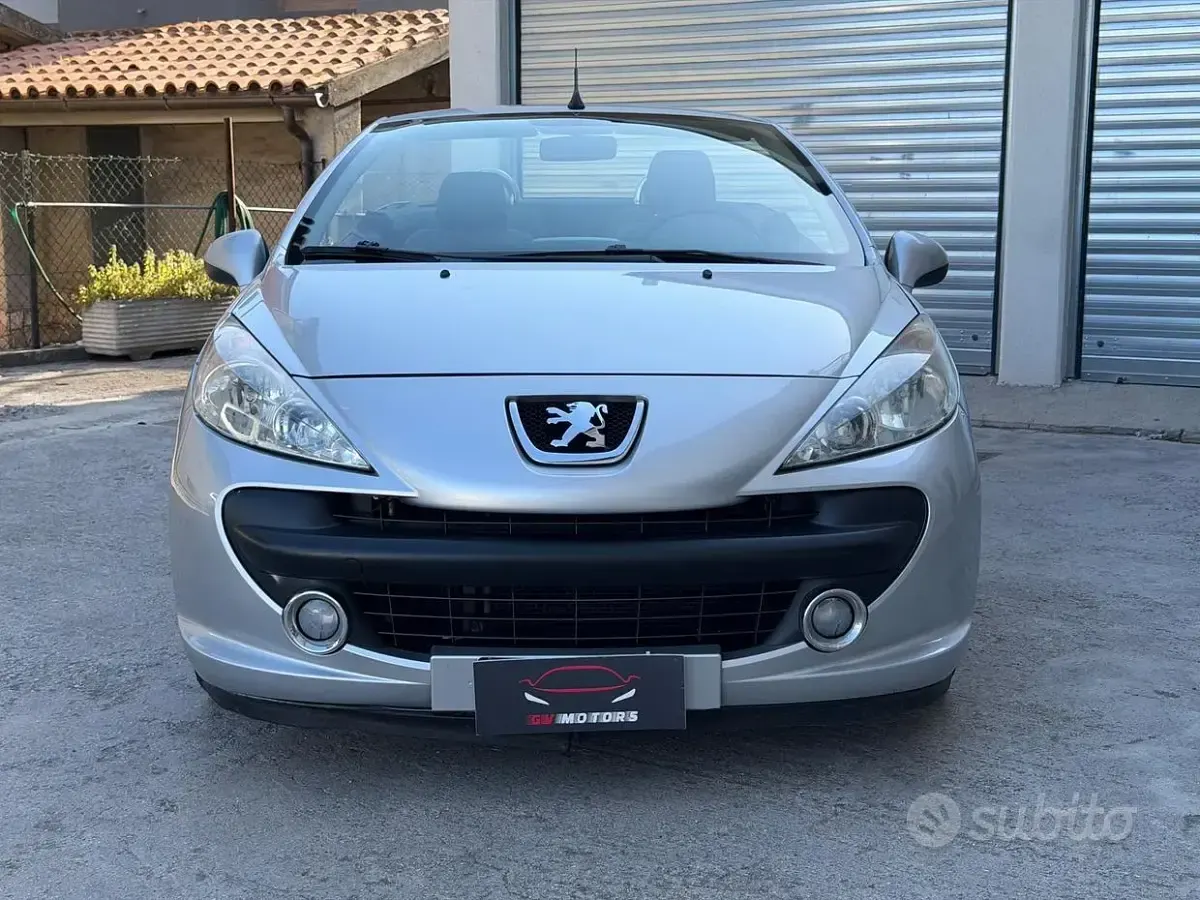 Usata Peugeot 207 CC 109 CV (80 kW) 2007 Grigio Cabrio