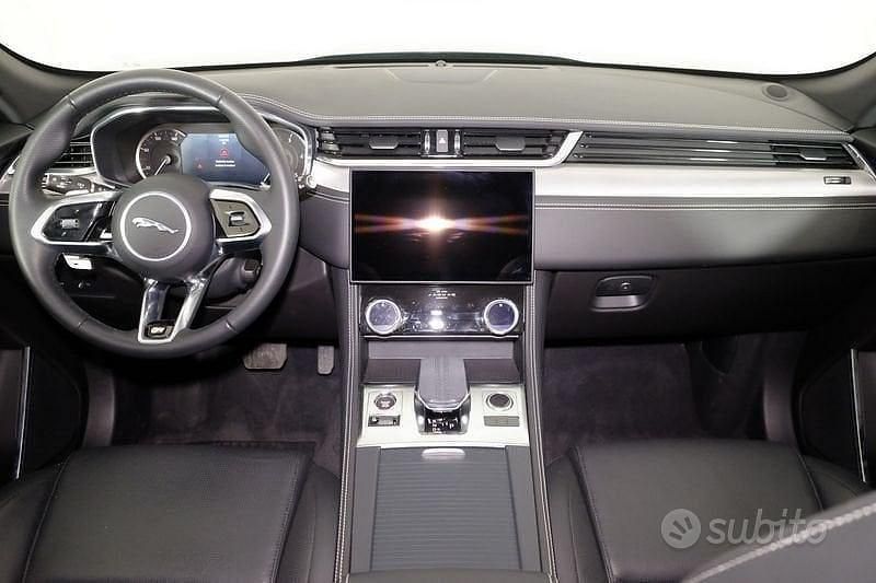 Usata Jaguar F-Pace R-Dynamic 163 CV (119 kW) 2023 Nero SUV