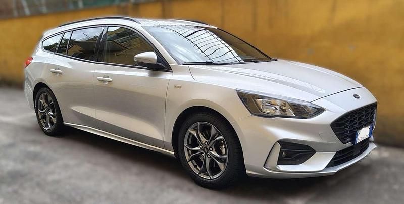Argento Usata 2020 Ford Focus ST-Line Station wagon | 14.800 € (Cara) - Immagine 1/4