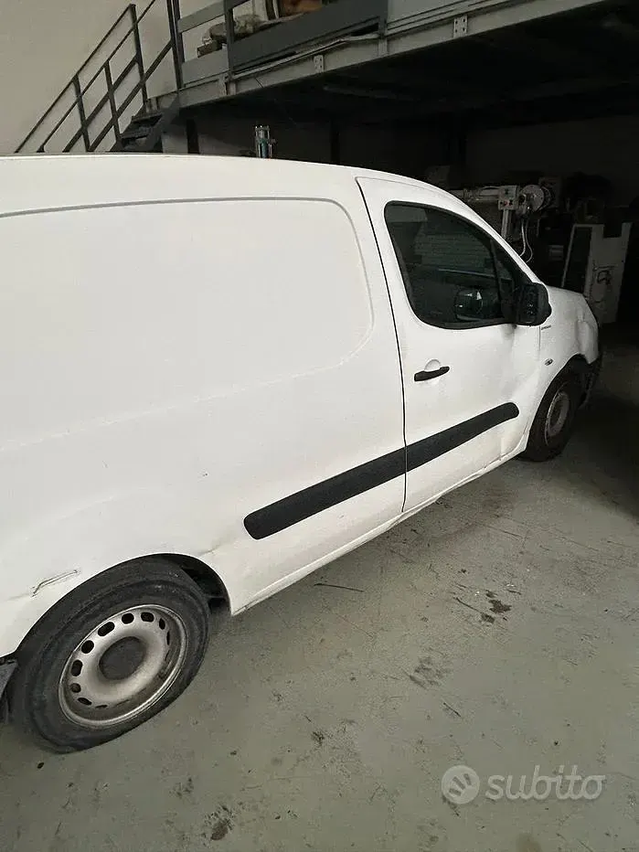 Usata Peugeot Partner 90 CV (66 kW) 2016 Monovolume
