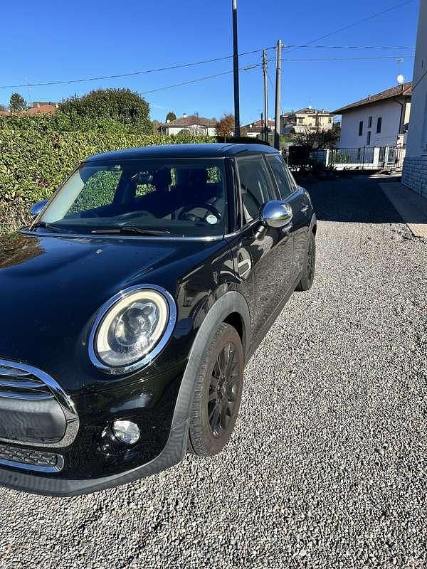 Usata Mini One D Business 95 CV (69 kW) 2015 Utilitaria