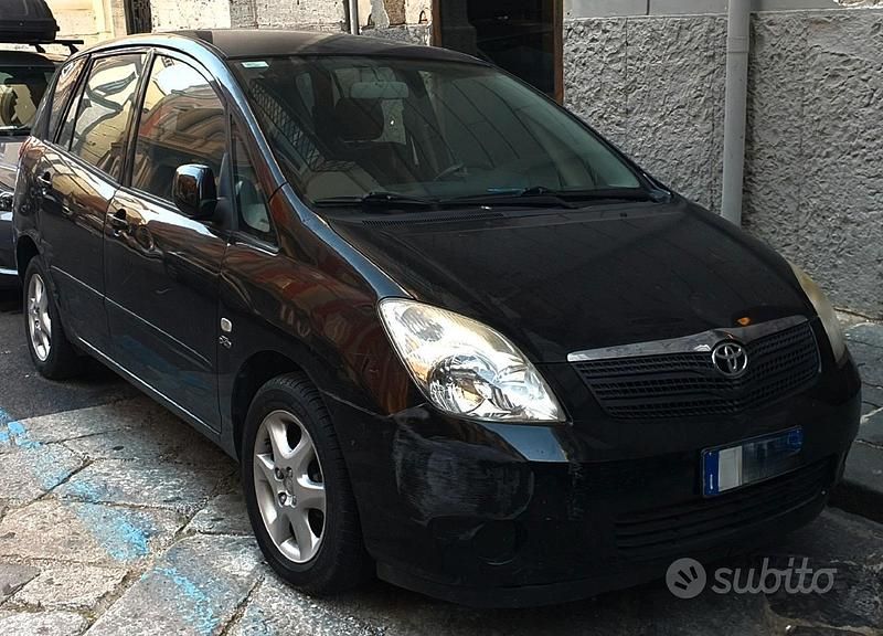 Nero Usata 2004 Toyota Corolla Verso Monovolume | 4000 € - Immagine 1/3
