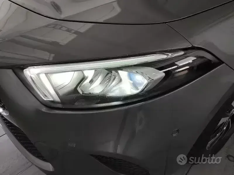 Usata Mercedes A180 Business 116 CV (85 kW) 2022 Grigio Berlina