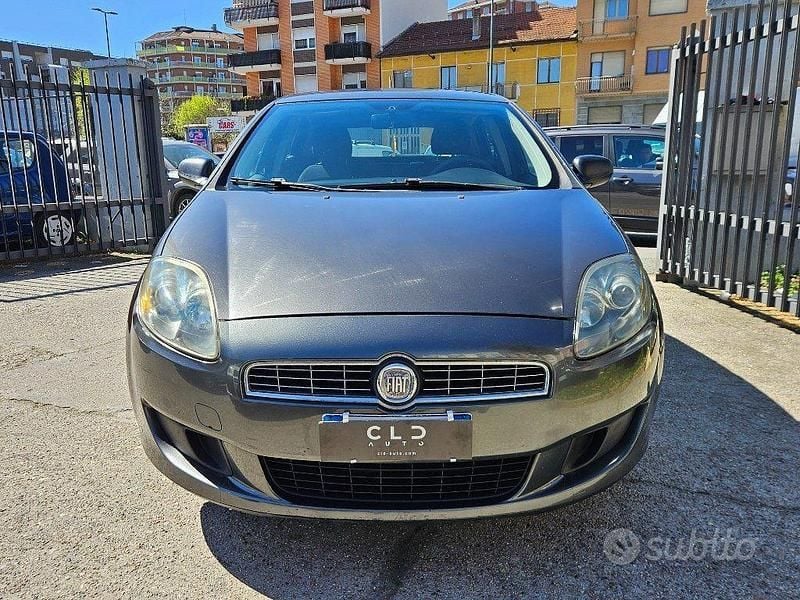 Usata Fiat Bravo Active 105 CV (77 kW) 2008 Grigio scuro Utilitaria