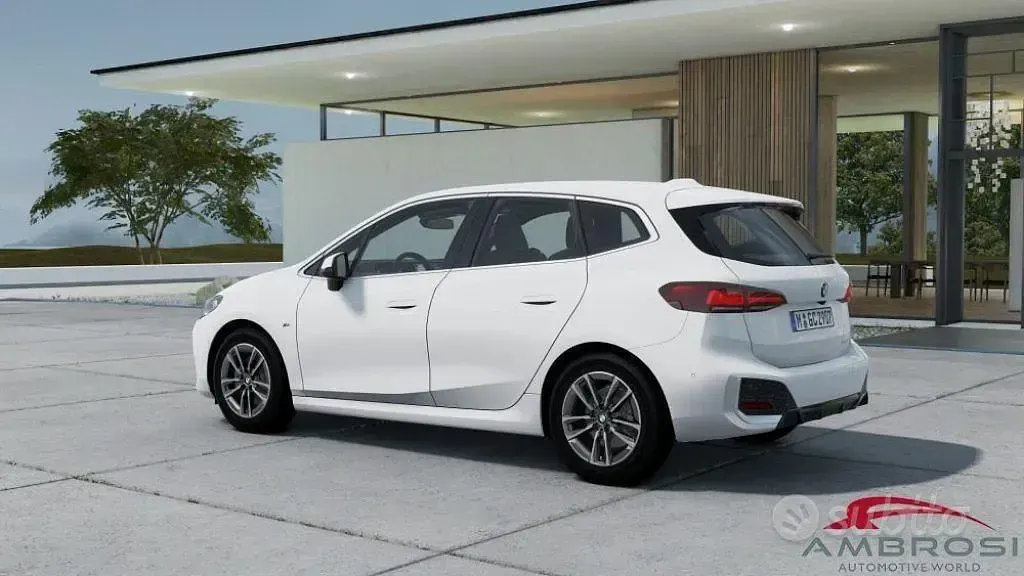 Nuova BMW 218 Active Tourer M Sport 150 CV (110 kW) 2026 Alpin white pastello Monovolume