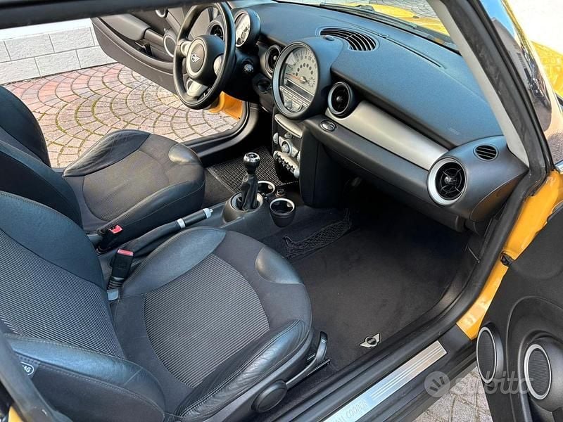 Usata Mini One D 109 CV (80 kW) 2009 Giallo Utilitaria