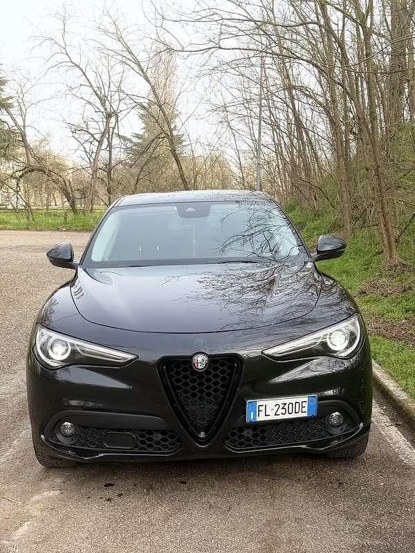 Usata Alfa Romeo Stelvio Super 179 CV (131 kW) 2017 SUV