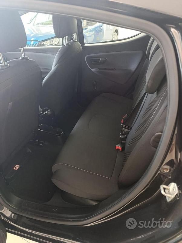 Usata Lancia Ypsilon Gold 69 CV (50 kW) 2021 Utilitaria