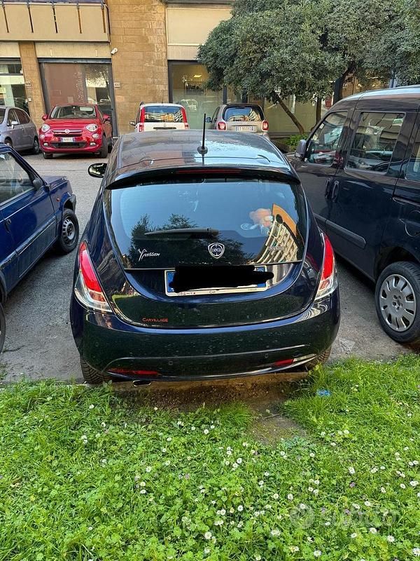 Usata Lancia Ypsilon 60 CV (44 kW) 2021 Blu Utilitaria
