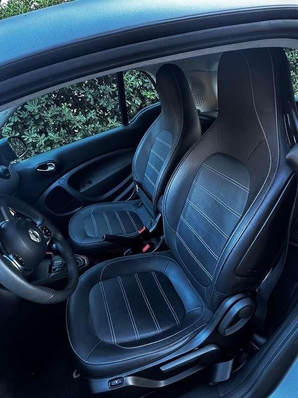 Usata Smart ForTwo Coupé Prime 41 kW (56 CV) 2023 Grigio Utilitaria