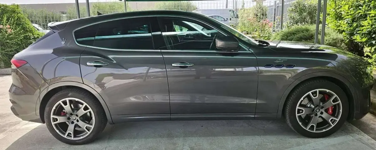 Usata Maserati Levante GT 330 CV (242 kW) 2023 Grigio SUV