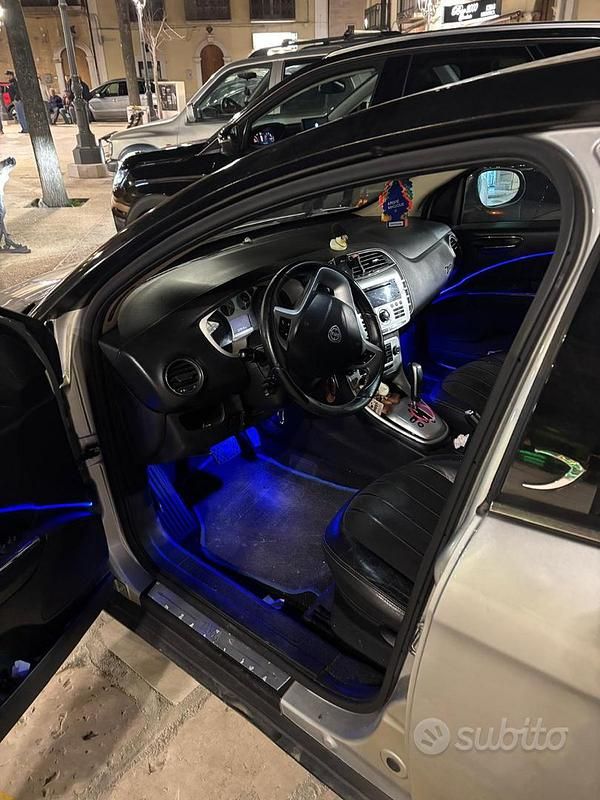 Usata Lancia Delta 140 CV (102 kW) 2009 Grigio Utilitaria