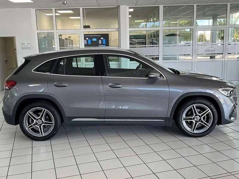 Usata Mercedes GLA180 Premium 136 CV (100 kW) 2022 Grigio SUV
