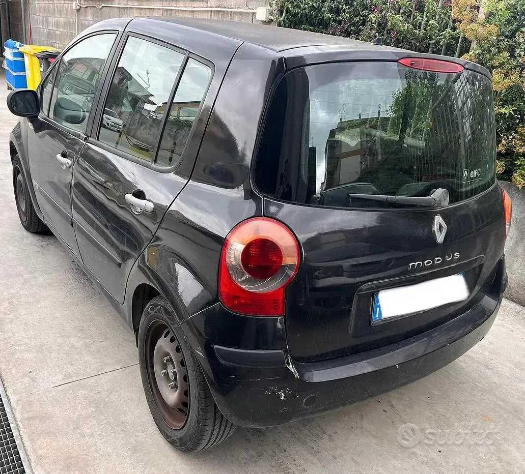 Usata Renault Modus 85 CV (62 kW) 2005 Nero Monovolume
