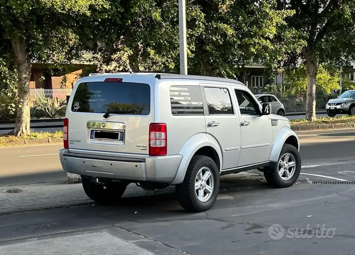 Usata Dodge Nitro SXT 177 CV (130 kW) 2007 Grigio SUV
