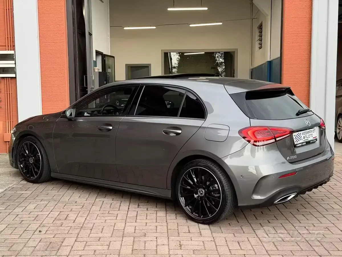Usata Mercedes A200 Premium 163 CV (119 kW) 2021 Grigio Berlina