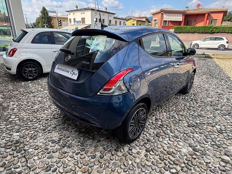 Usata Lancia Ypsilon S 69 CV (50 kW) 2022 Blu Utilitaria