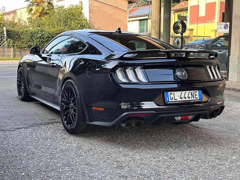 Usata Ford Mustang GT Fastback 449 CV (330 kW) 2022 Nero Coupé