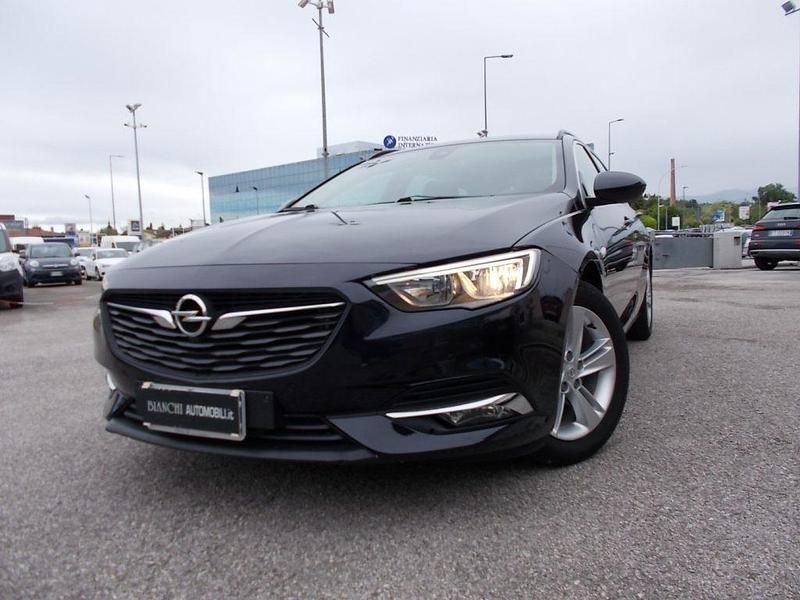 Usata Opel Insignia Business 170 CV (125 kW) 2018 Blu notte / metallizzato Station wagon
