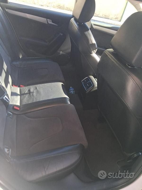 Bianco Usata 2010 Audi A4 Station wagon | 5000 € (Buon prezzo) - Immagine 1/4